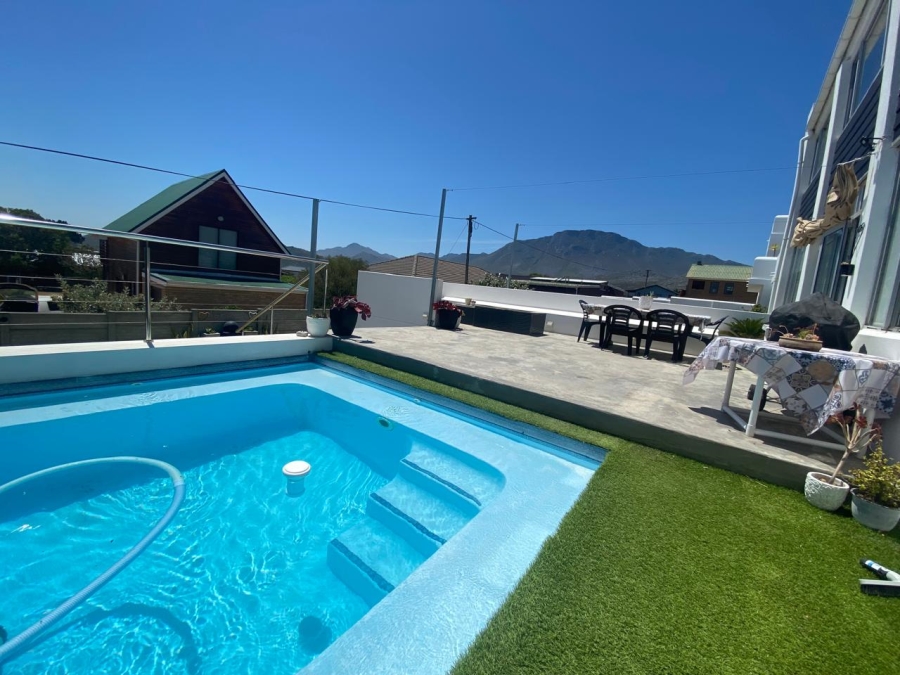 4 Bedroom Property for Sale in Pringle Bay Western Cape